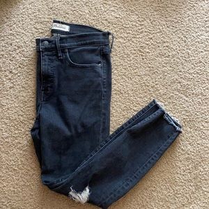 Madewell 9” High Rise Skinny Jean size 28